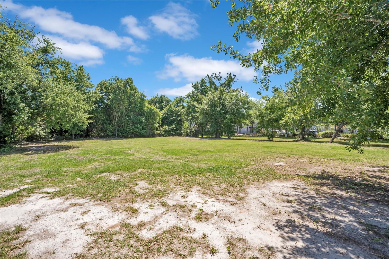 Image 14 of 21 For 0 Lions Court