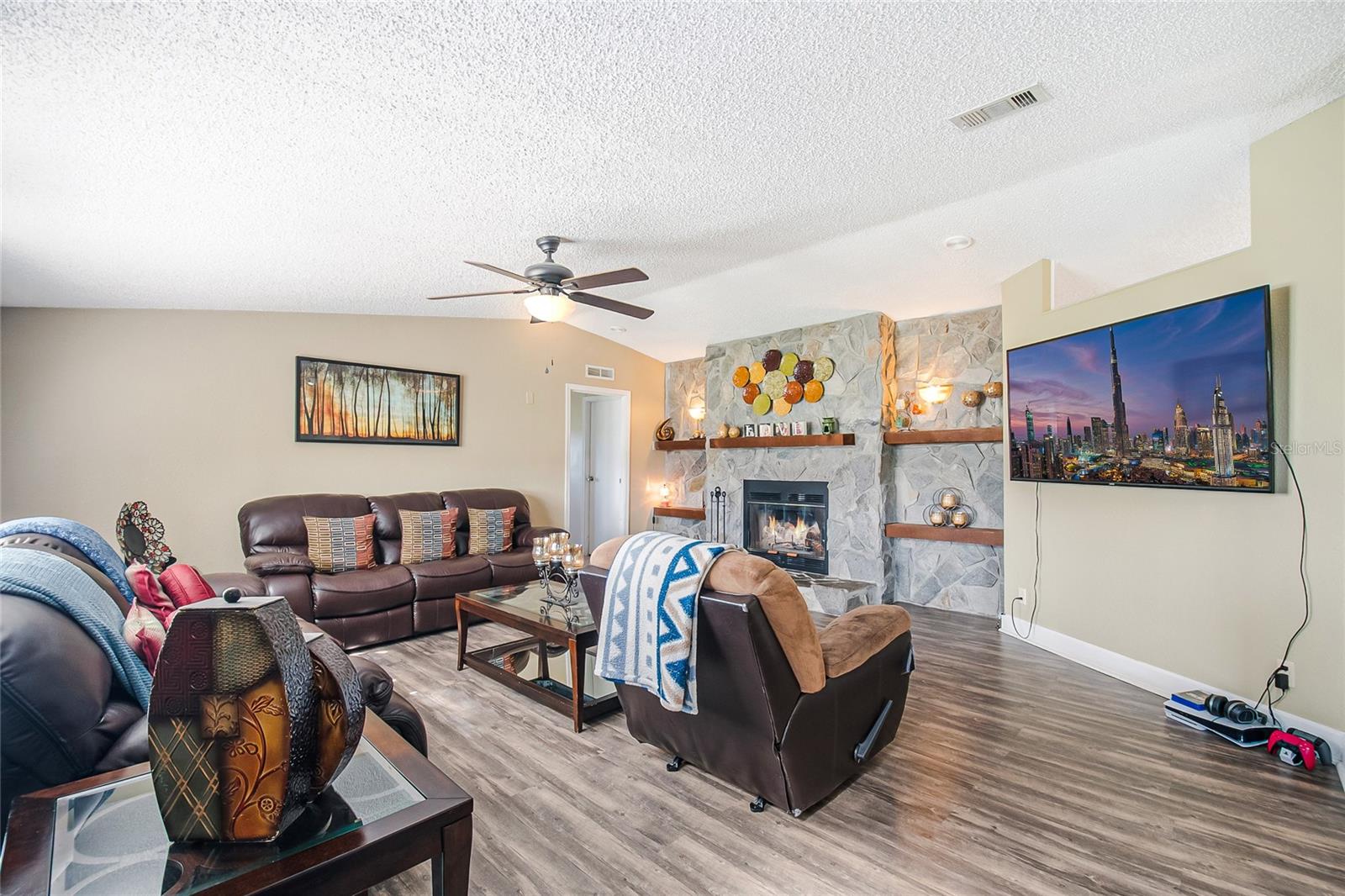 Image 6 of 35 For 4425 Roundup