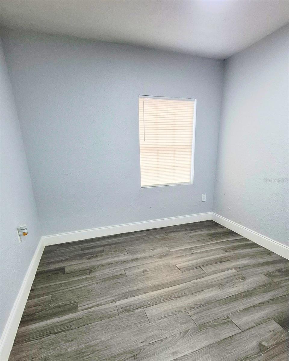 Image 12 of 36 For 1040 Randall Street