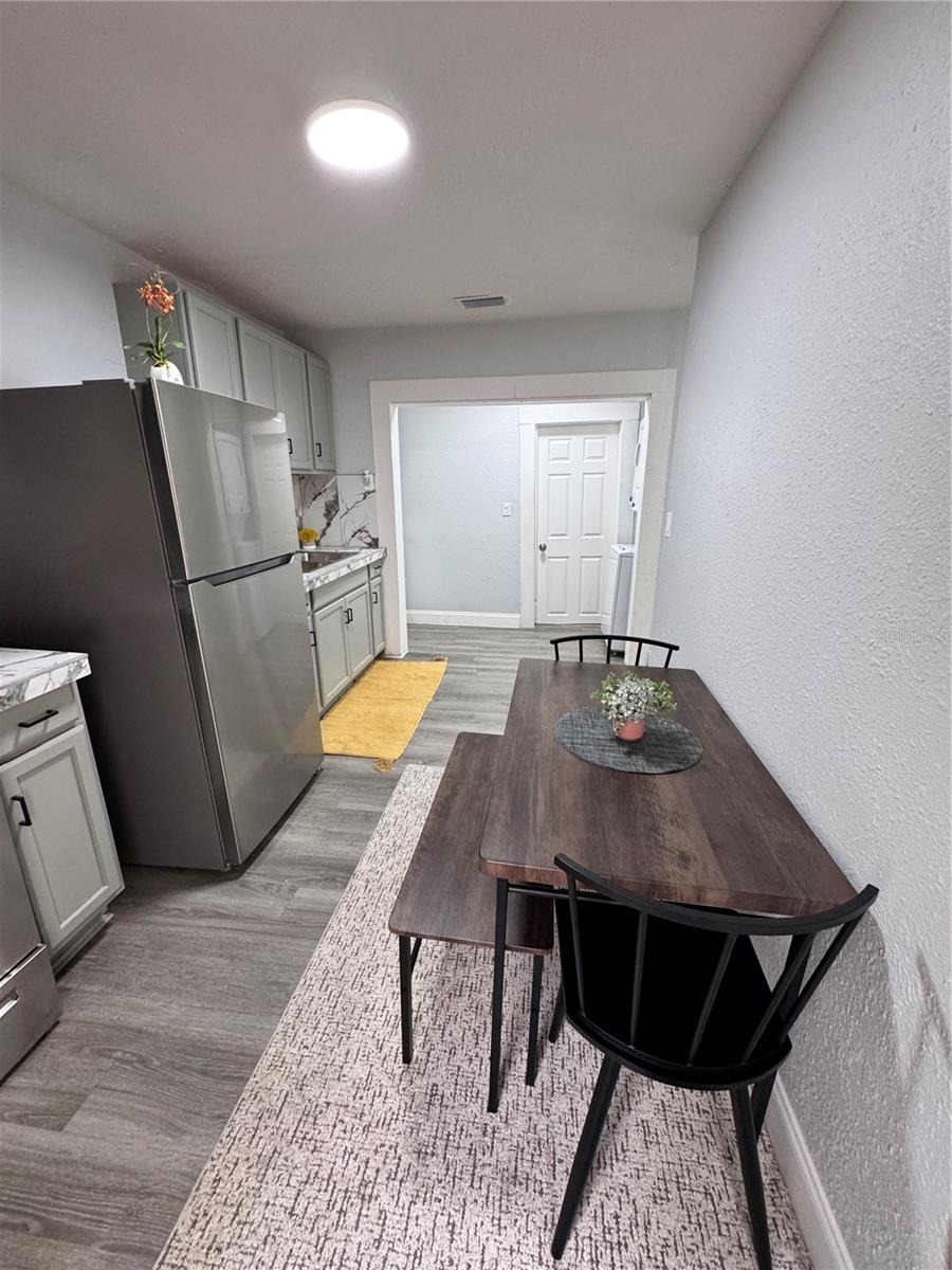 Image 18 of 36 For 1040 Randall Street