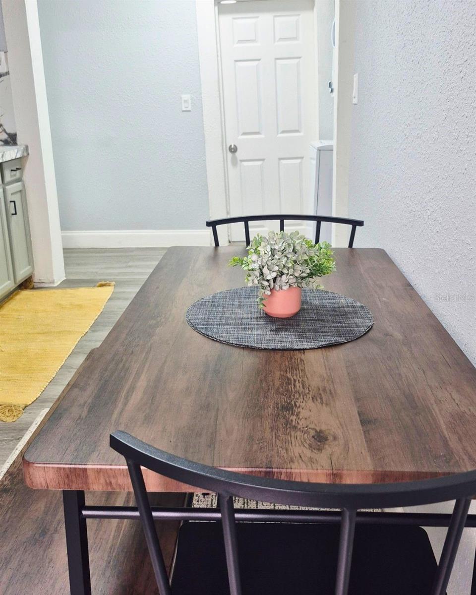 Image 19 of 36 For 1040 Randall Street