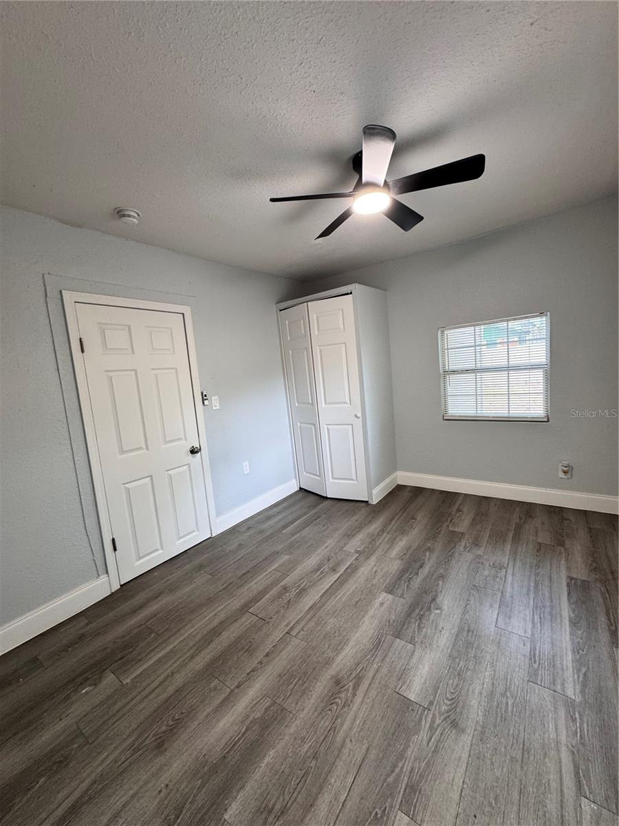 Image 24 of 36 For 1040 Randall Street