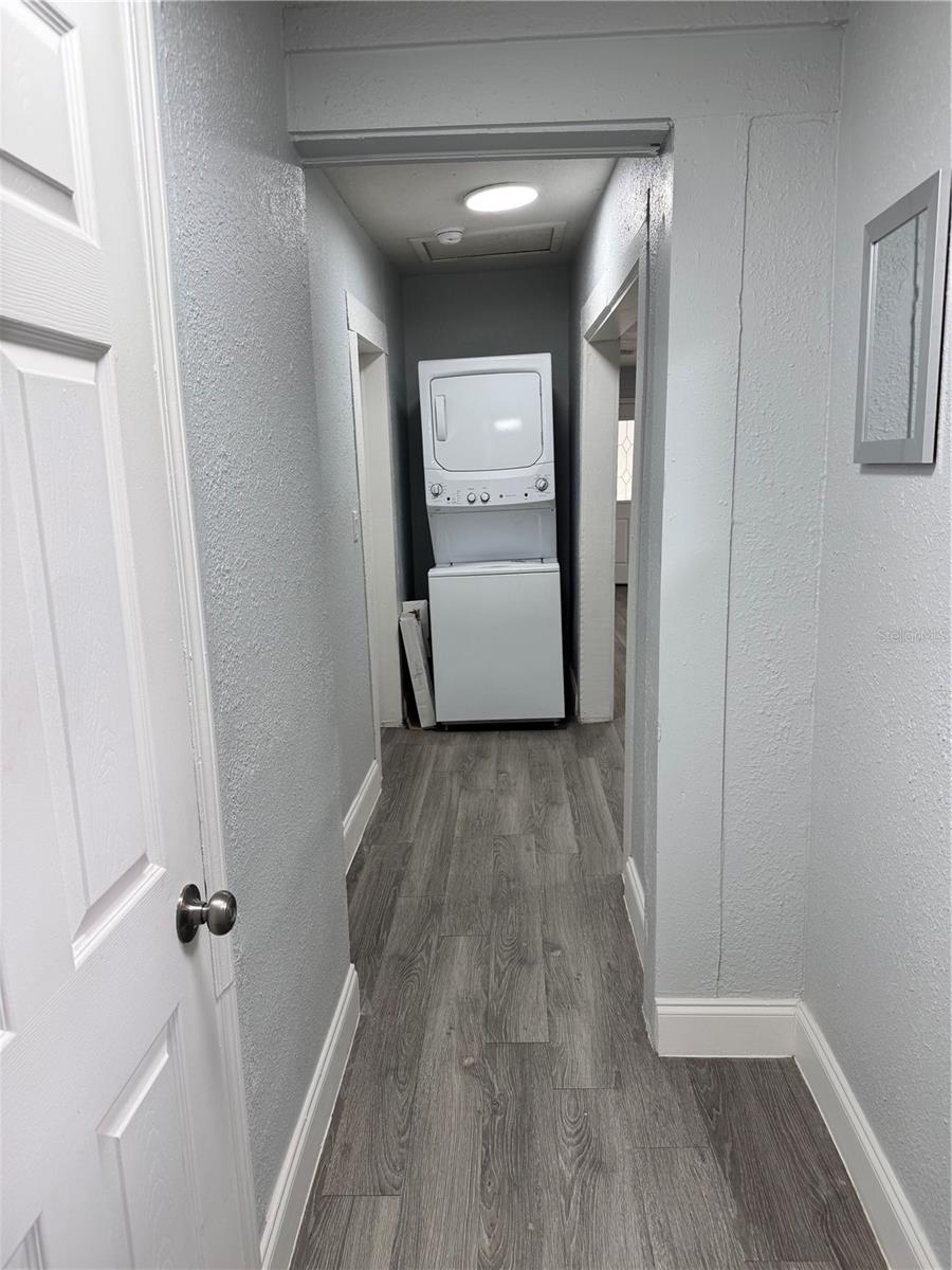 Image 26 of 36 For 1040 Randall Street