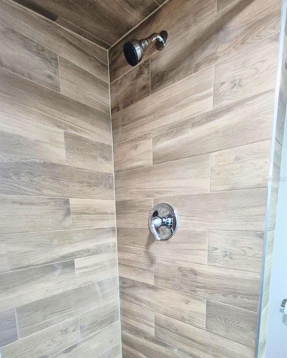 Image 29 of 36 For 1040 Randall Street