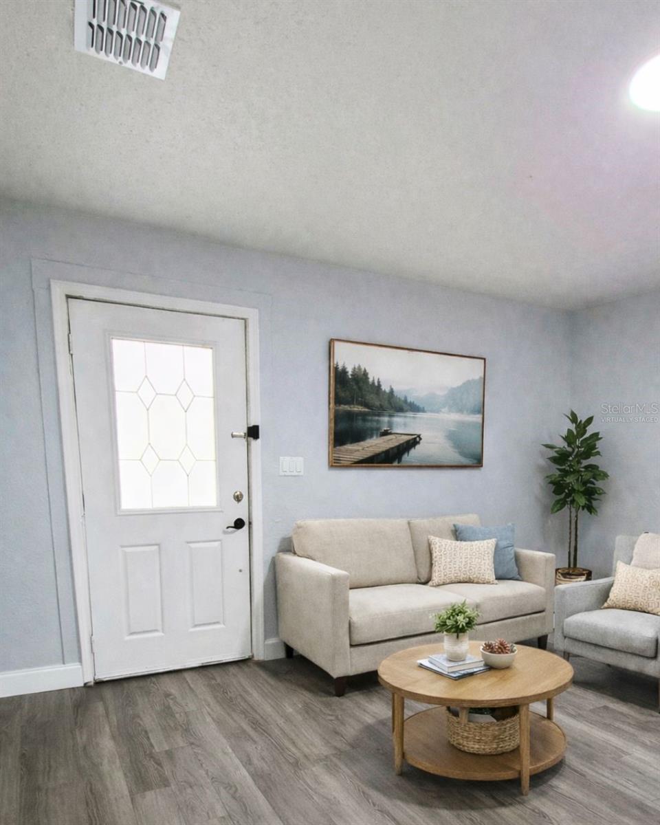 Image 5 of 36 For 1040 Randall Street