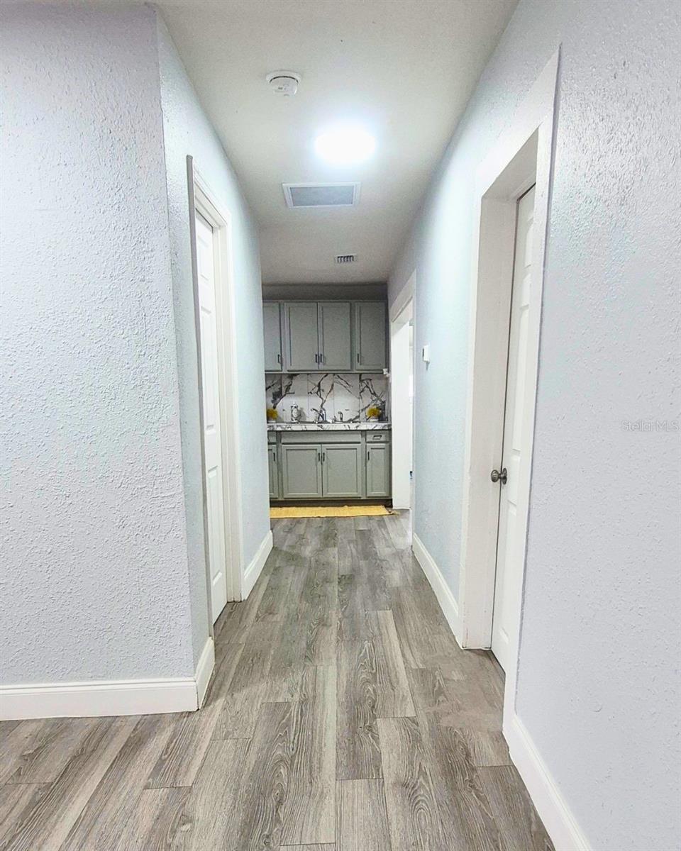 Image 8 of 36 For 1040 Randall Street