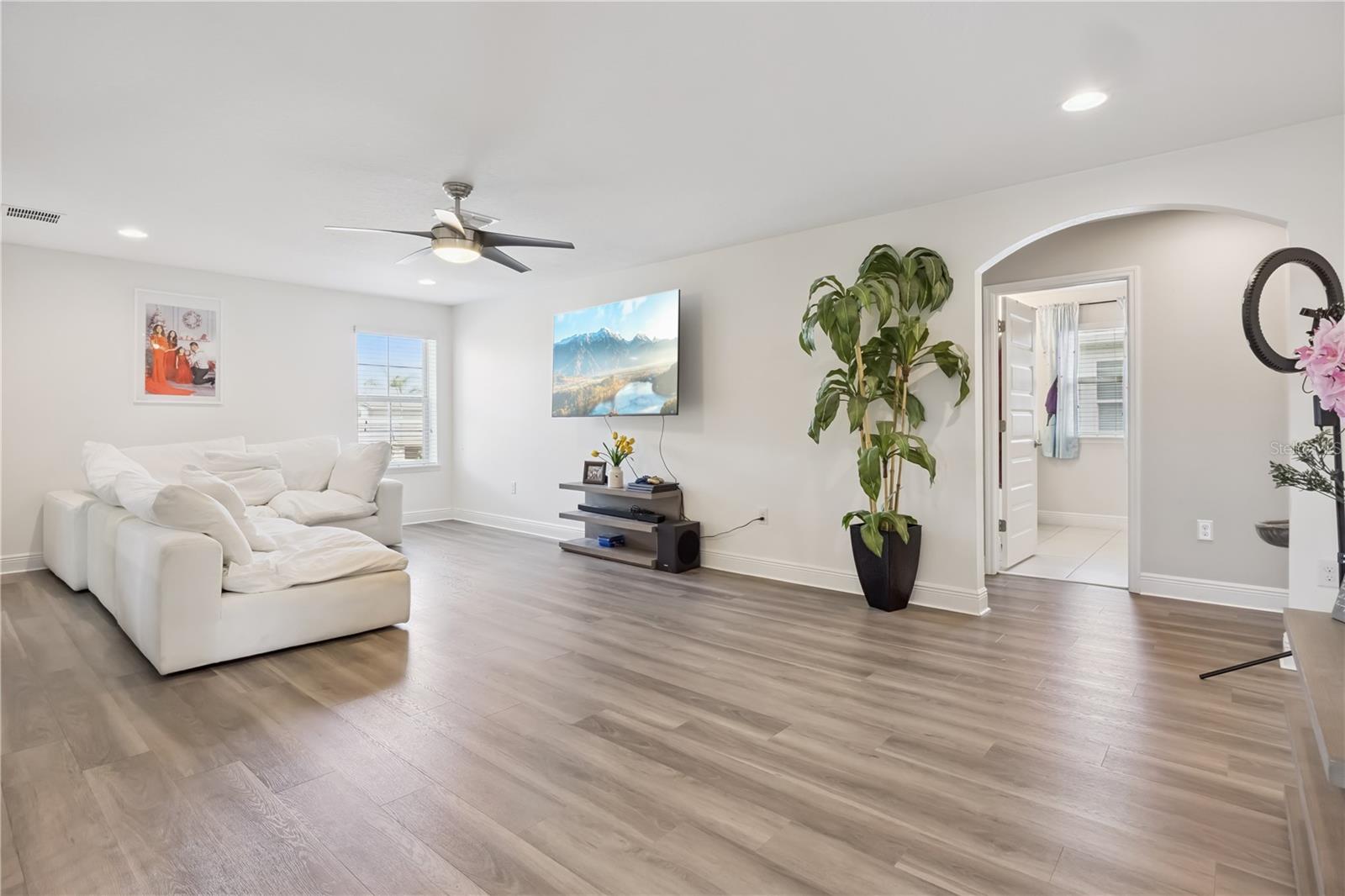 Image 6 of 34 For 10224 Atwater Bay Drive