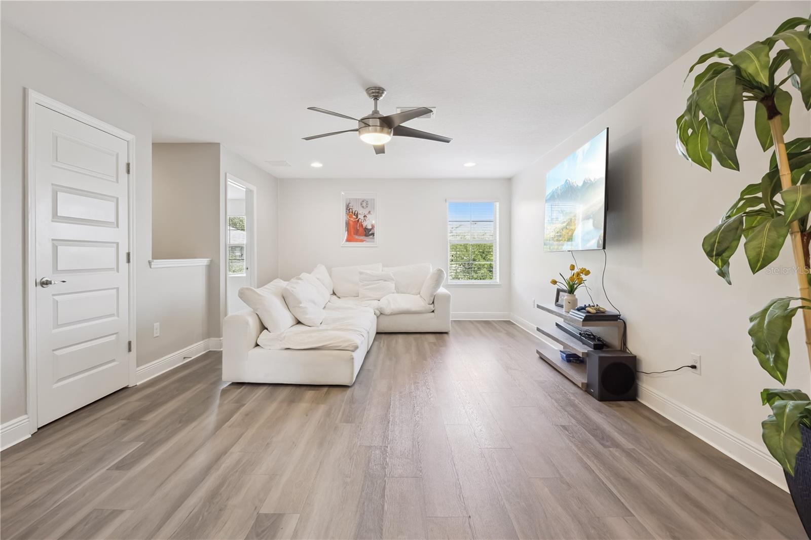 Image 7 of 34 For 10224 Atwater Bay Drive