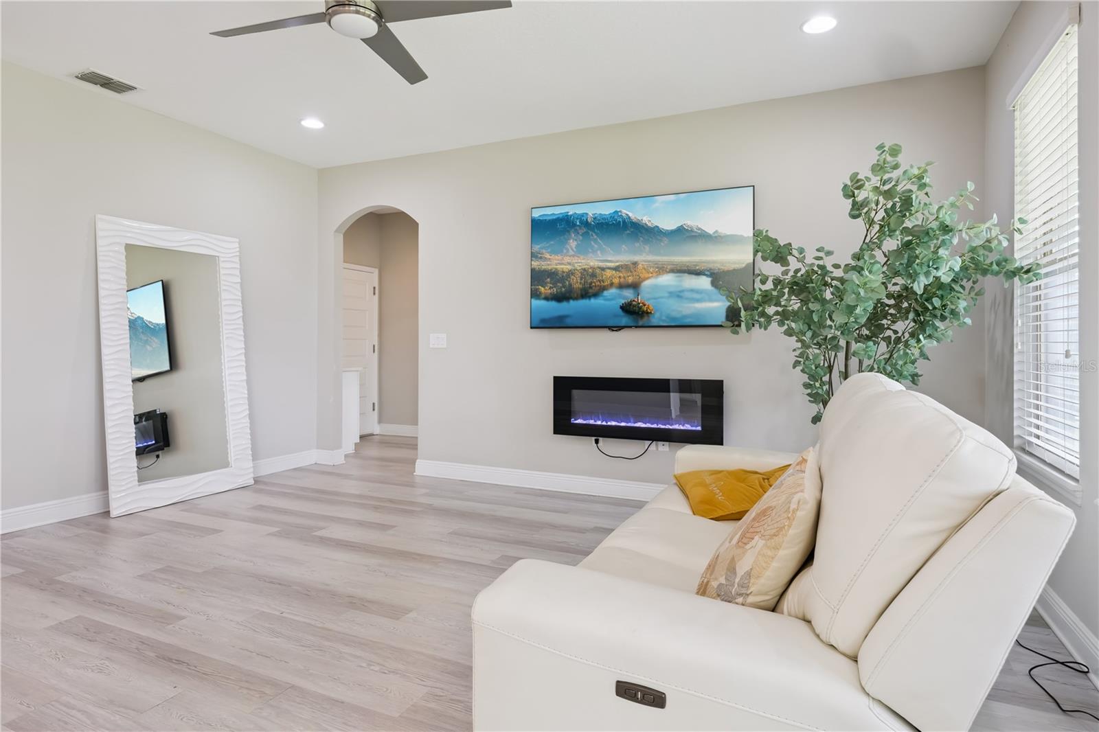 Image 9 of 34 For 10224 Atwater Bay Drive