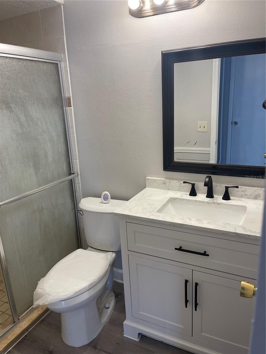 Image 11 of 17 For 425 Blue Jacket Ln