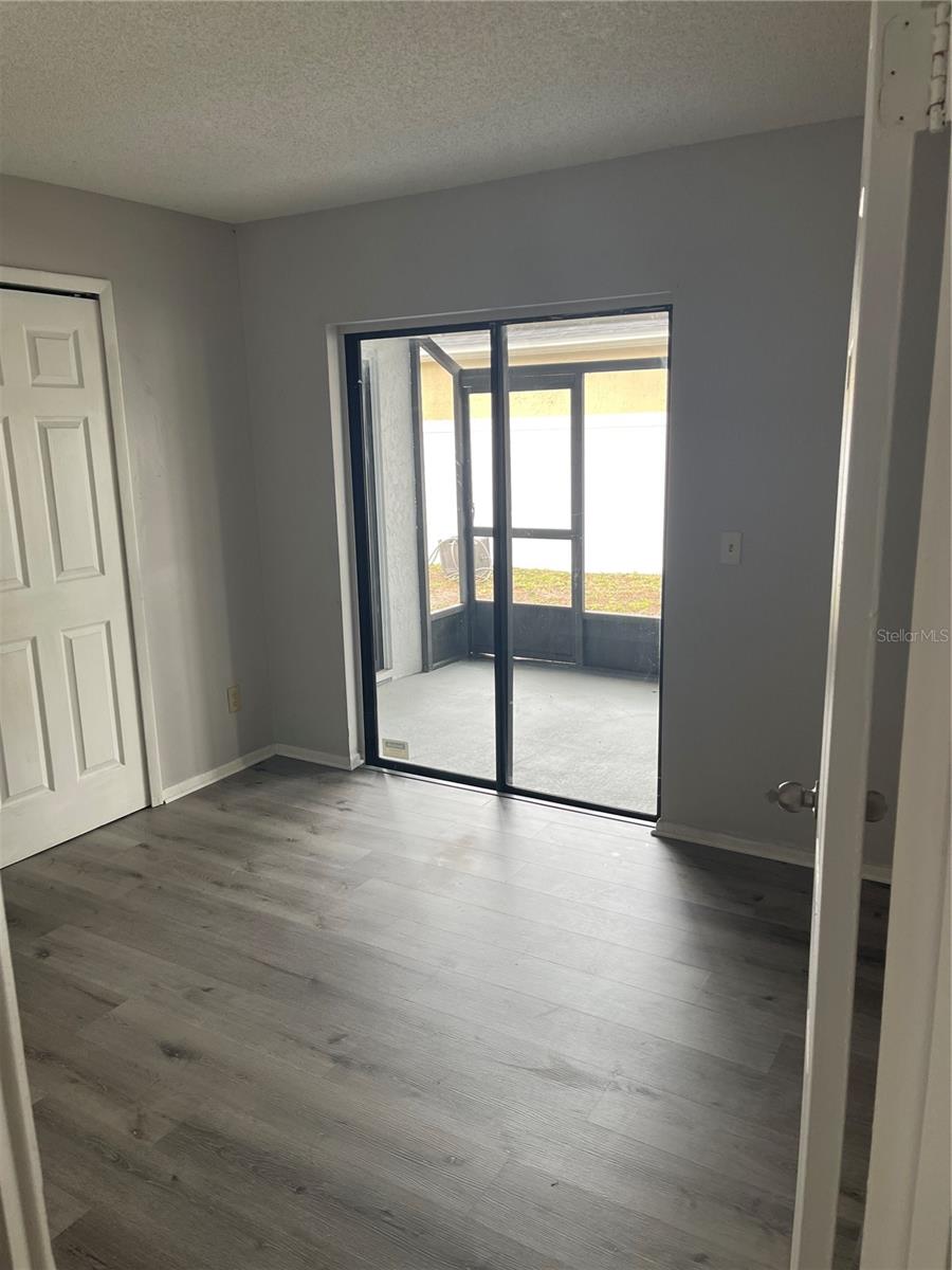 Image 12 of 17 For 425 Blue Jacket Ln