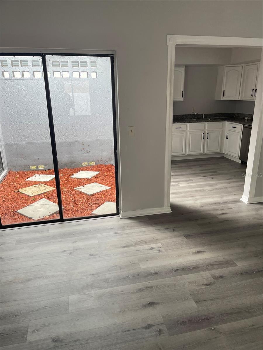 Image 7 of 17 For 425 Blue Jacket Ln