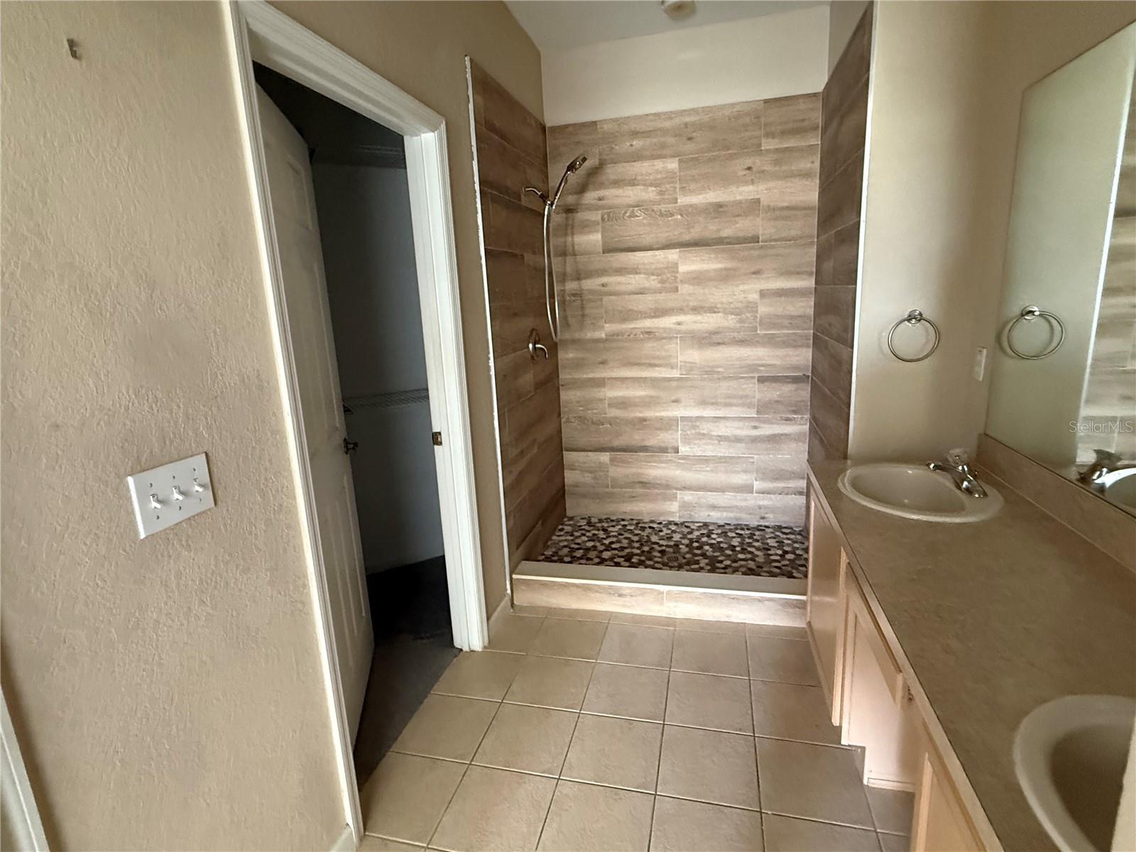 Image 20 of 25 For 3311 Whitestone Circle 201