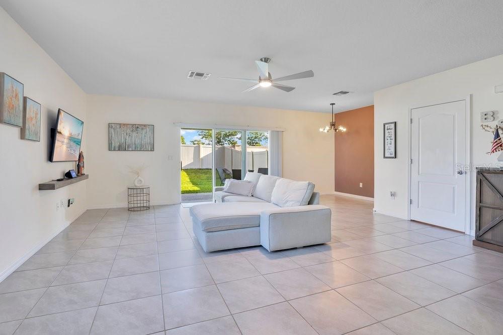 Image 7 of 37 For 9043 Carlotta Way