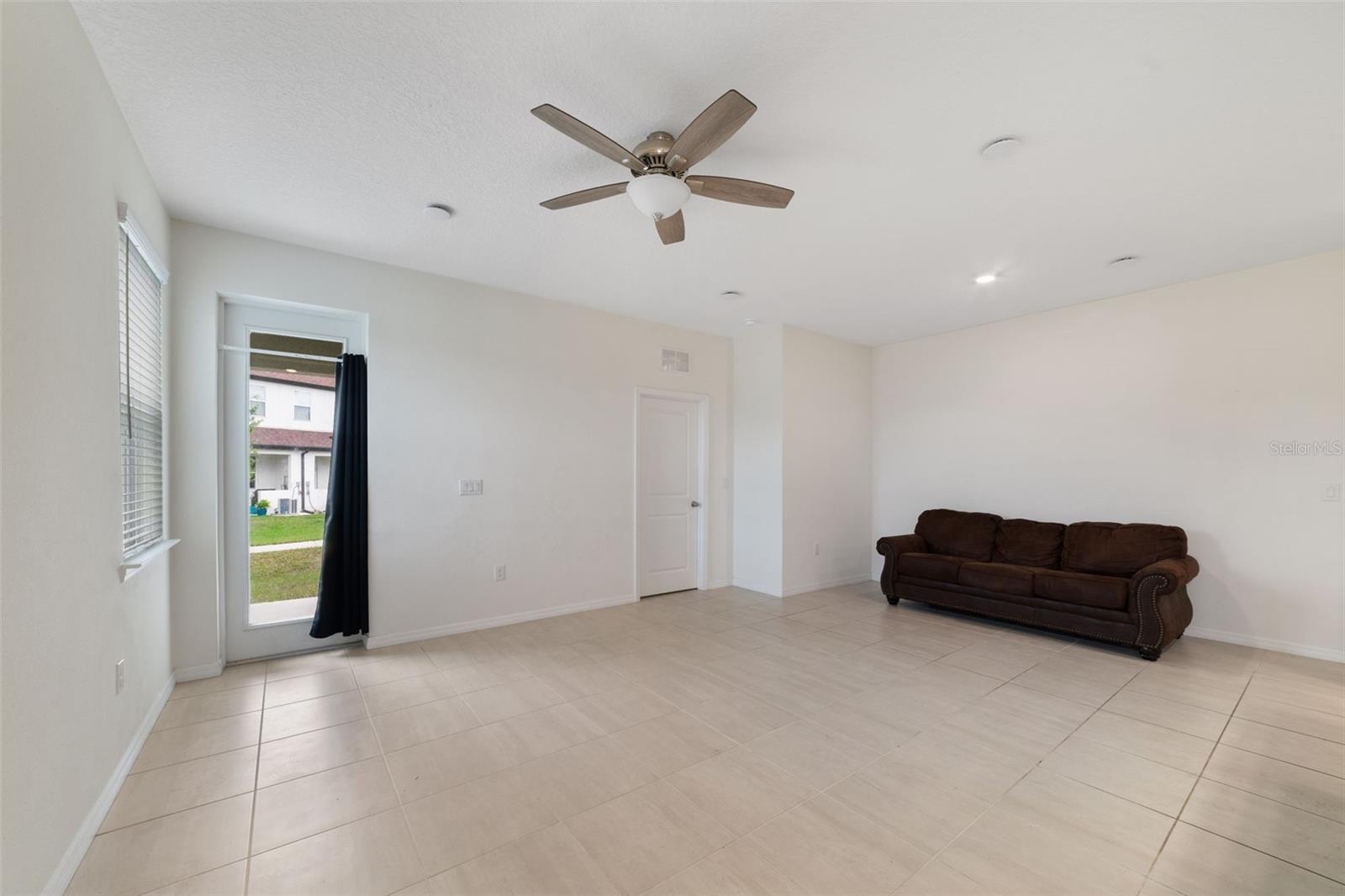 Image 4 of 27 For 4371 Creek Cove Lane