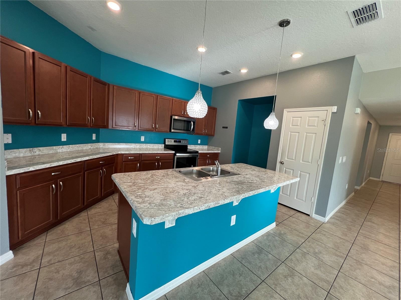 Image 7 of 35 For 4751 Maplewild Lane