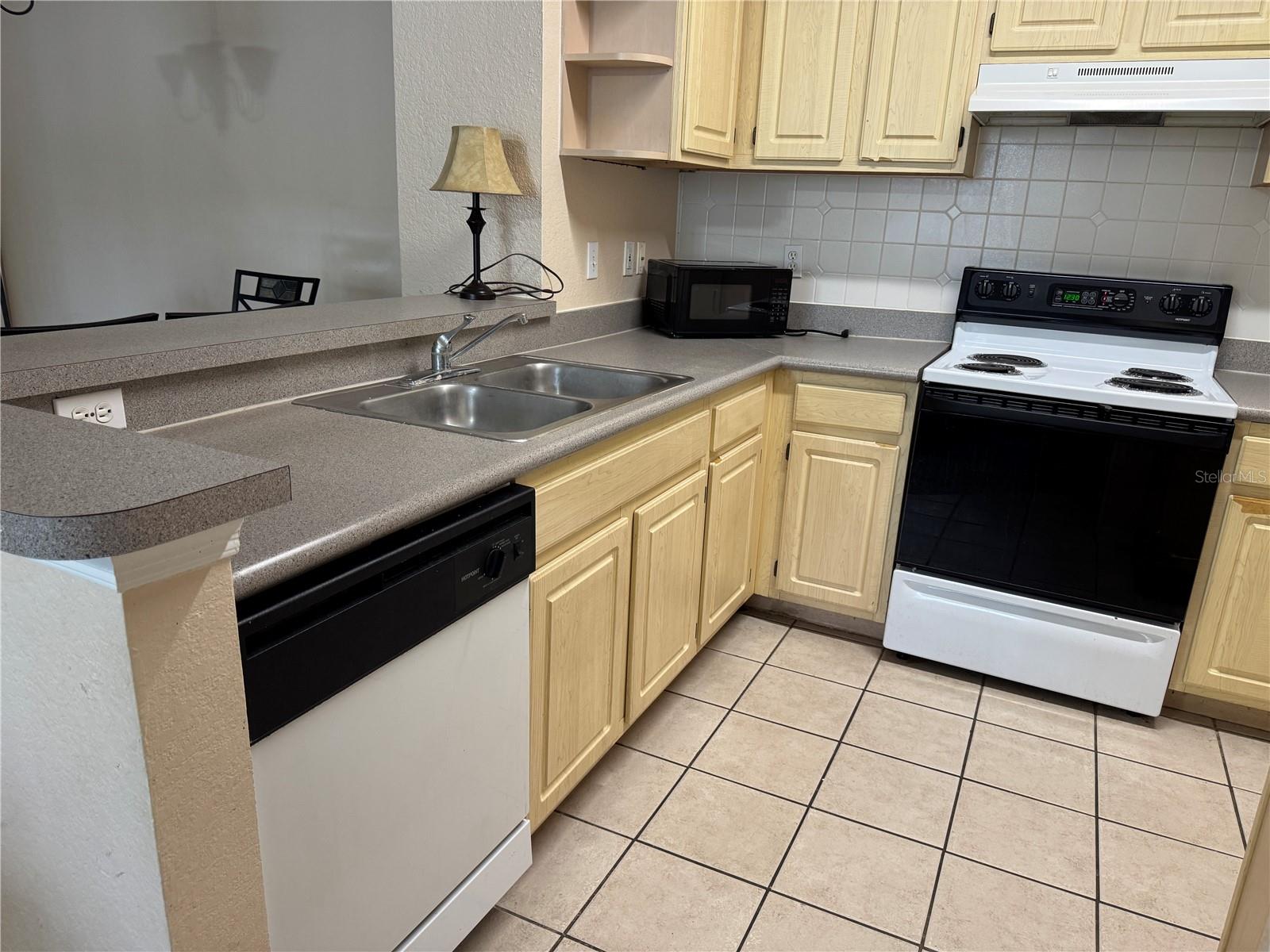 Image 2 of 65 For 8908 Legacy Court 16 103