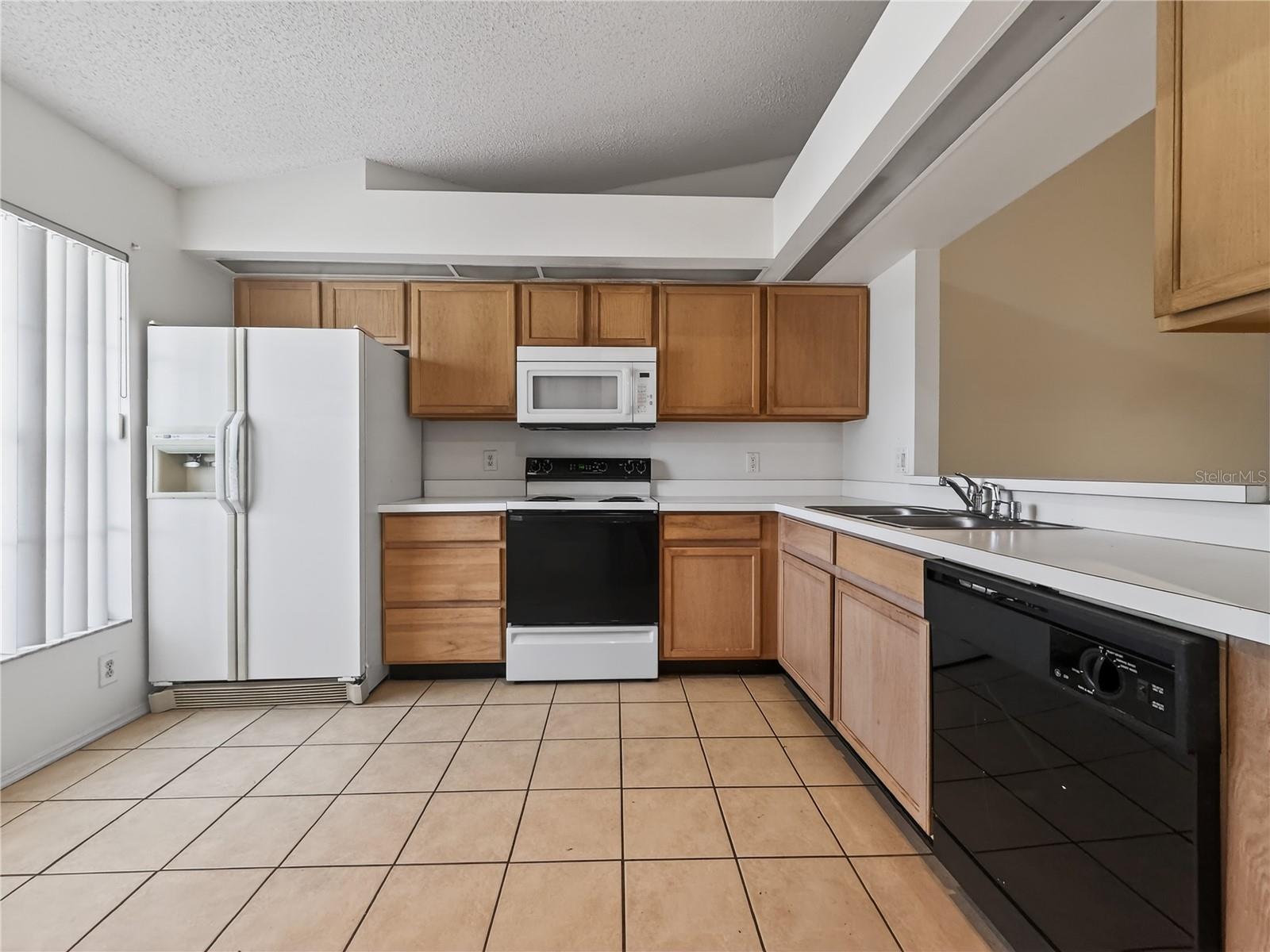 Image 4 of 23 For 13530 Summerton Drive