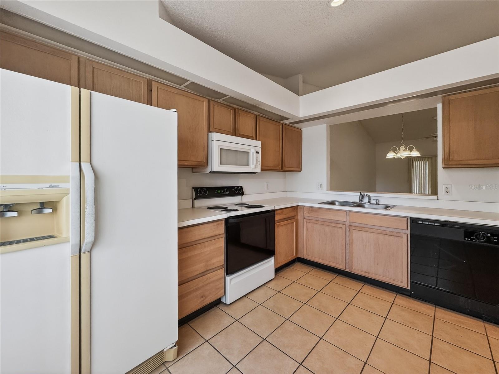 Image 5 of 23 For 13530 Summerton Drive