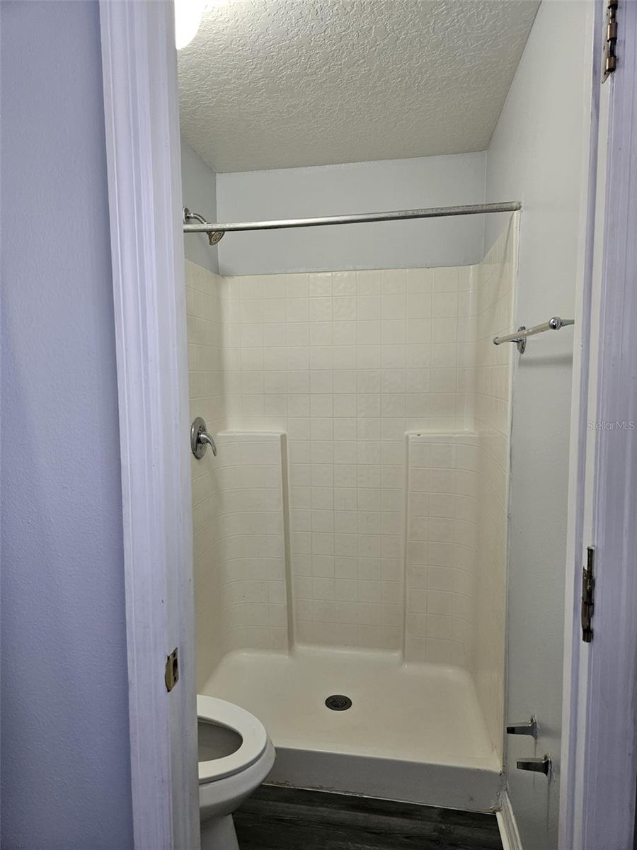 Image 11 of 16 For 605 Blake Avenue