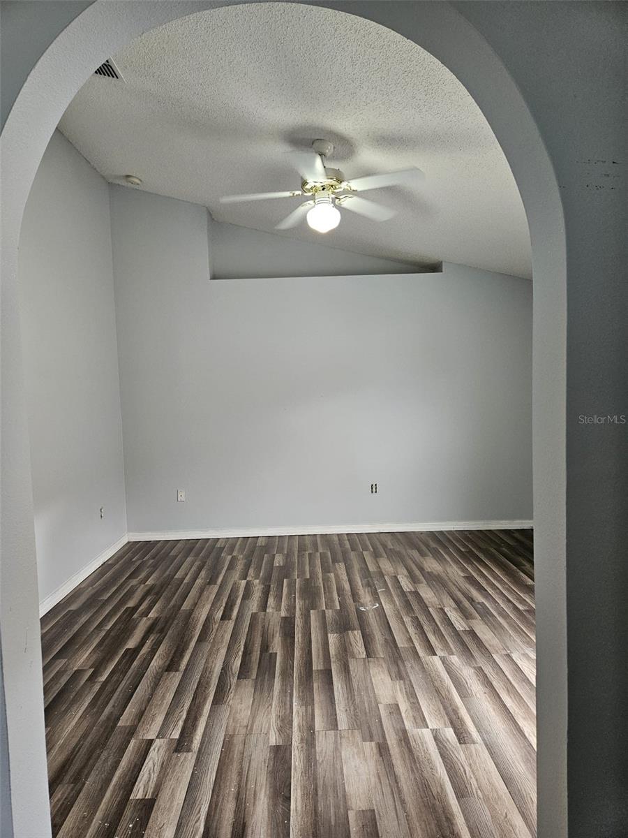 Image 5 of 16 For 605 Blake Avenue