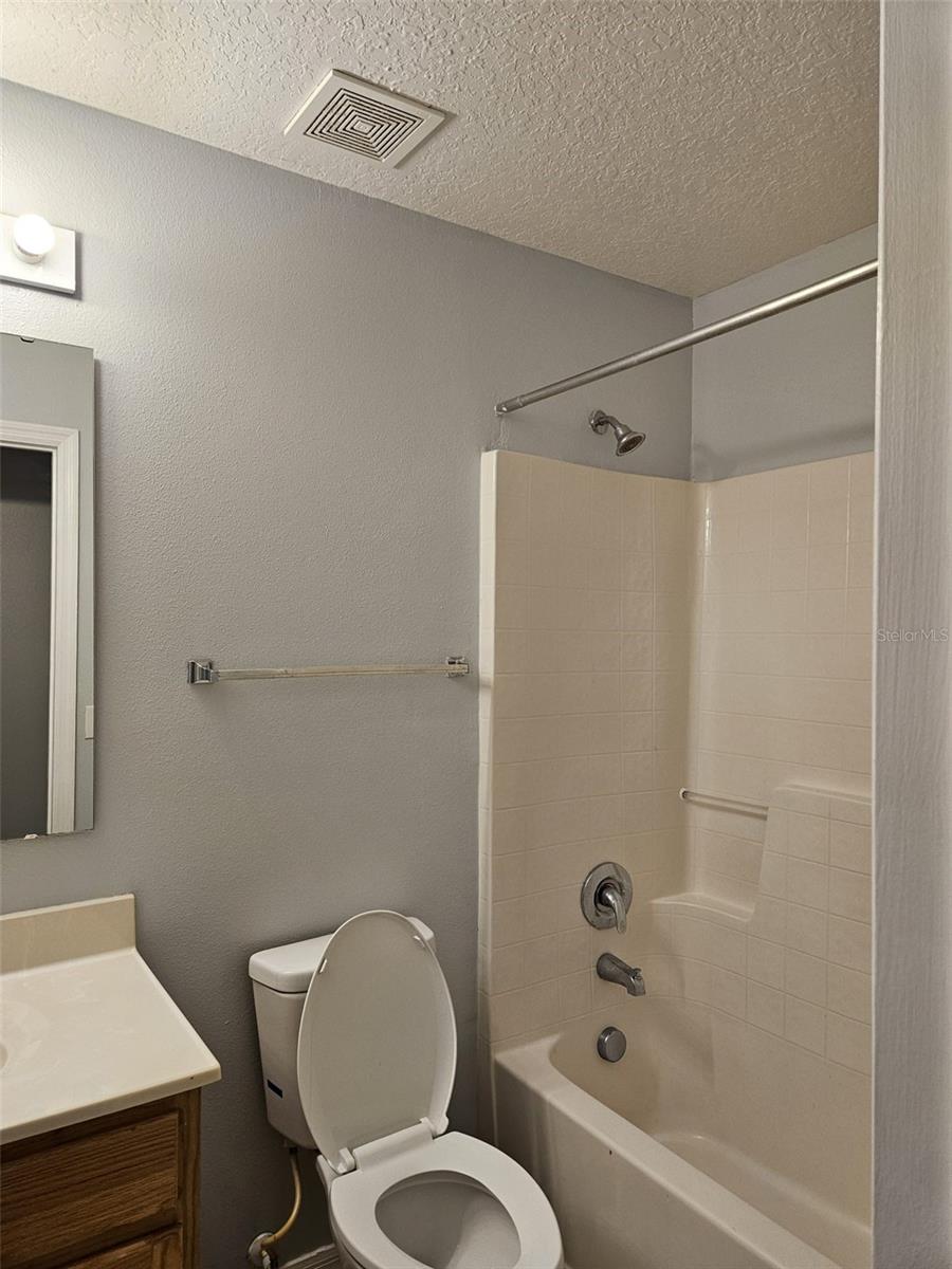 Image 6 of 16 For 605 Blake Avenue