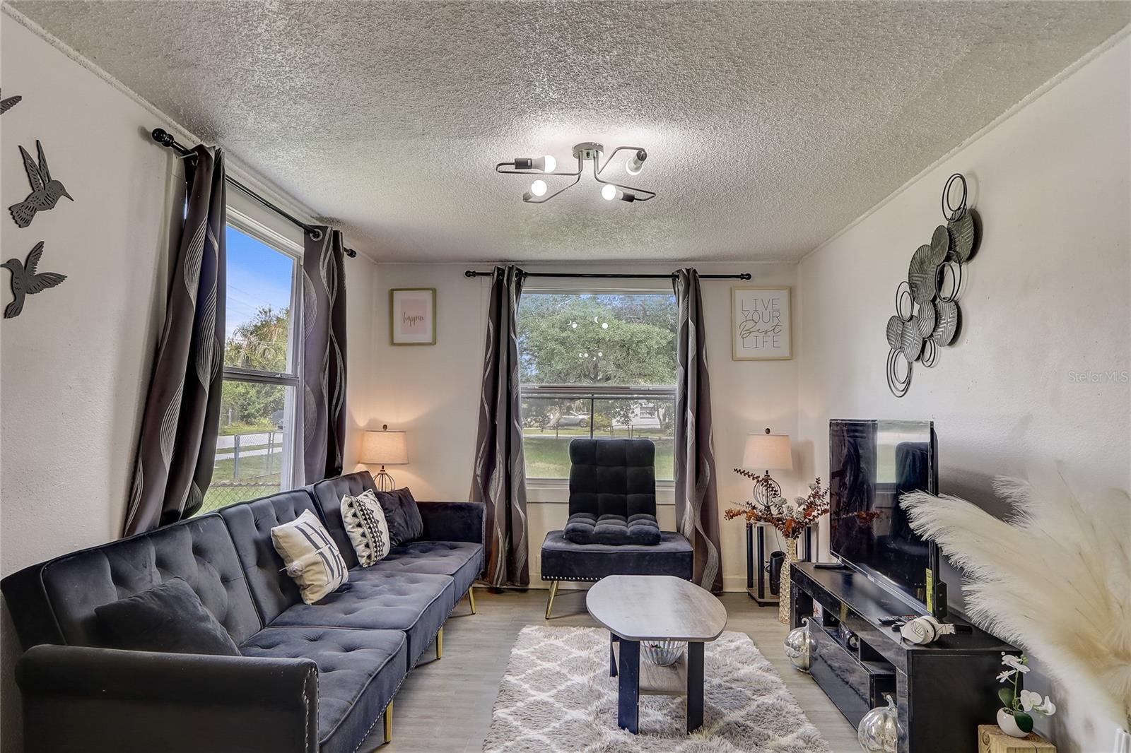 Image 3 of 6 For 2902 Pershing Street