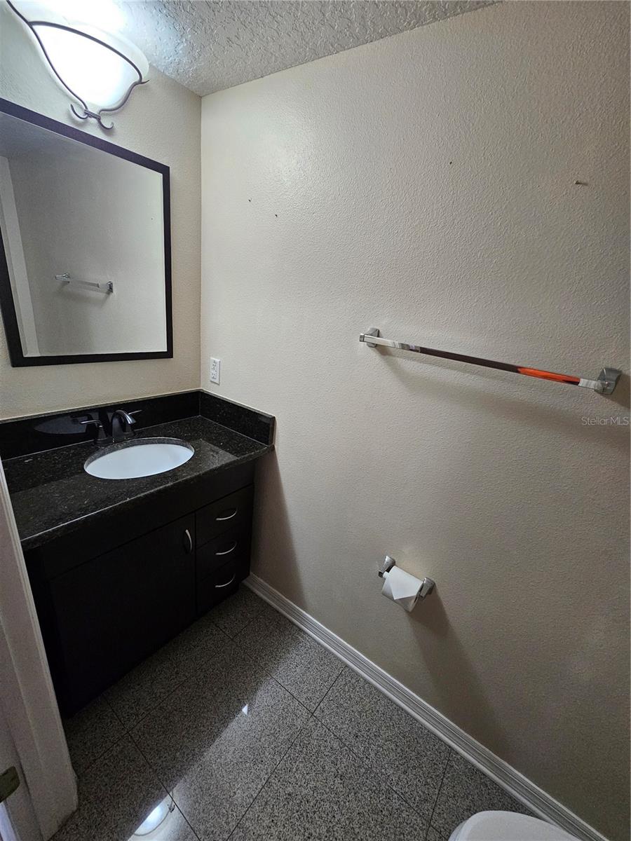 Image 6 of 15 For 551 Stonewall Avenue