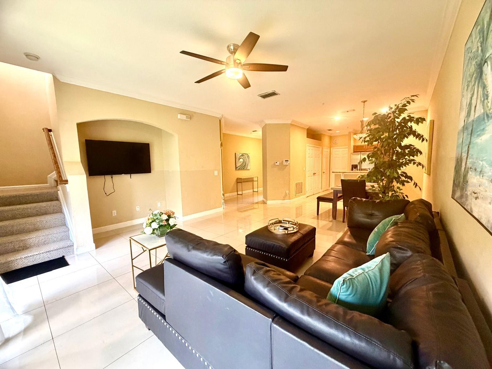 Image 11 of 38 For 3041 Ashland Ln S