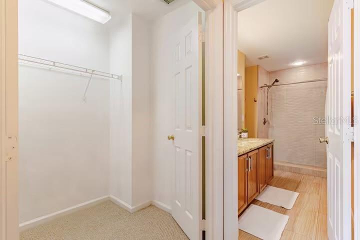 Image 22 of 38 For 3041 Ashland Ln S