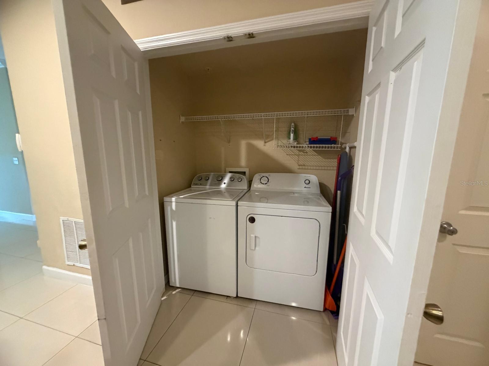 Image 32 of 38 For 3041 Ashland Ln S