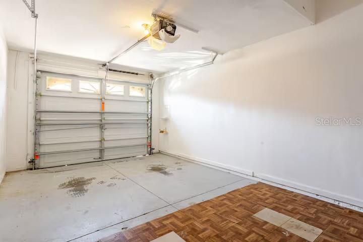 Image 33 of 38 For 3041 Ashland Ln S