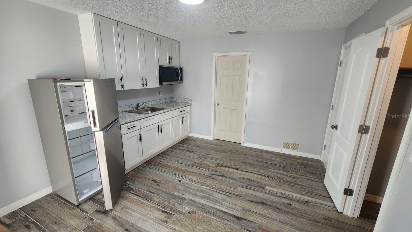 Image 18 of 20 For 1326 Sweetwood Boulevard