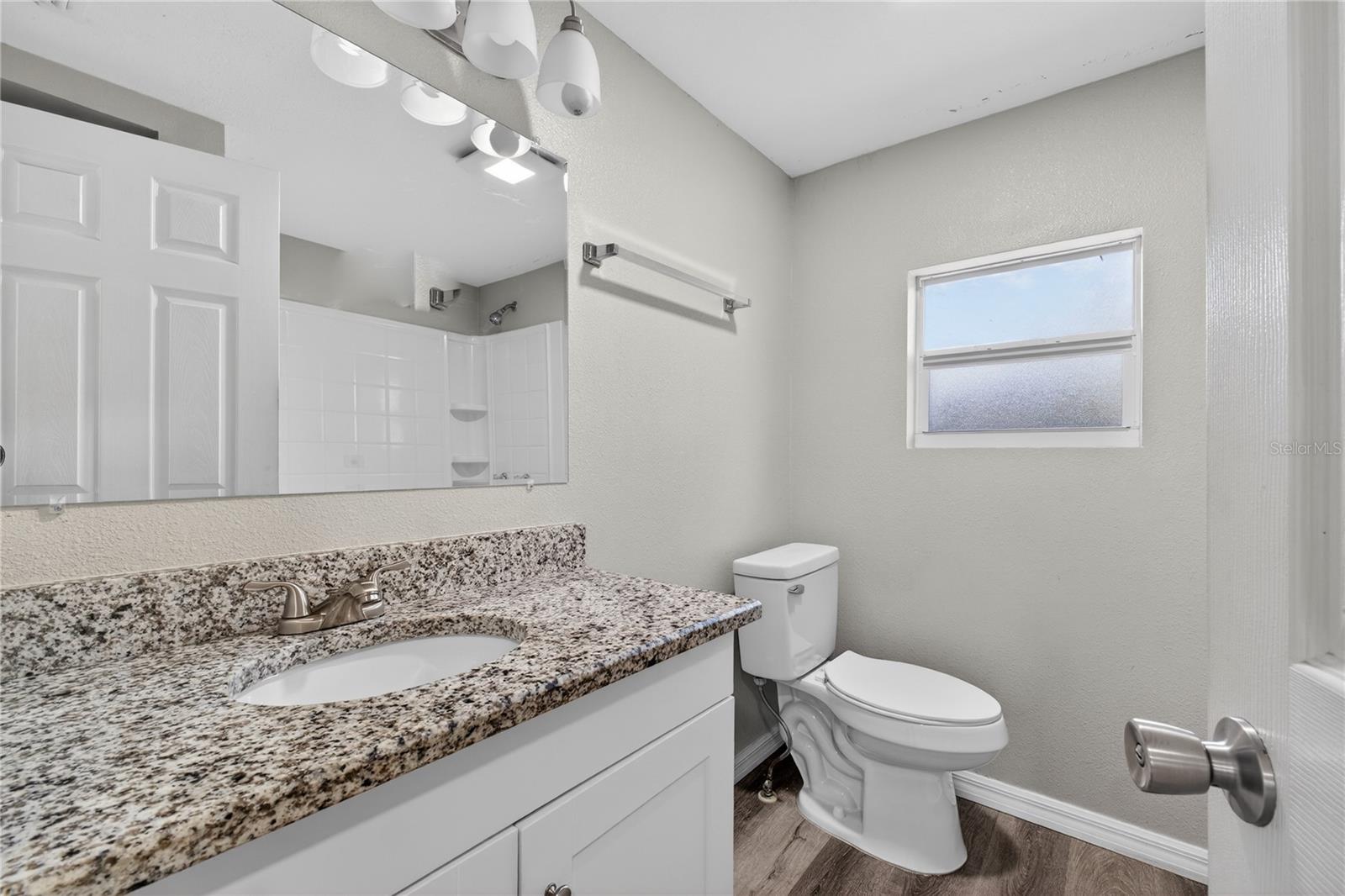 Image 17 of 34 For 514 Walnut Street