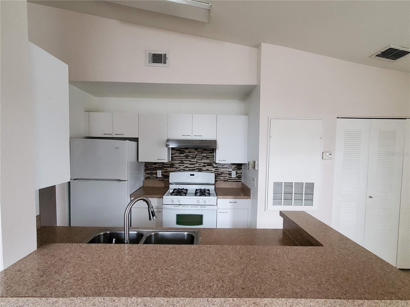 Image 11 of 23 For 1604 Columbia Arms Circle 216