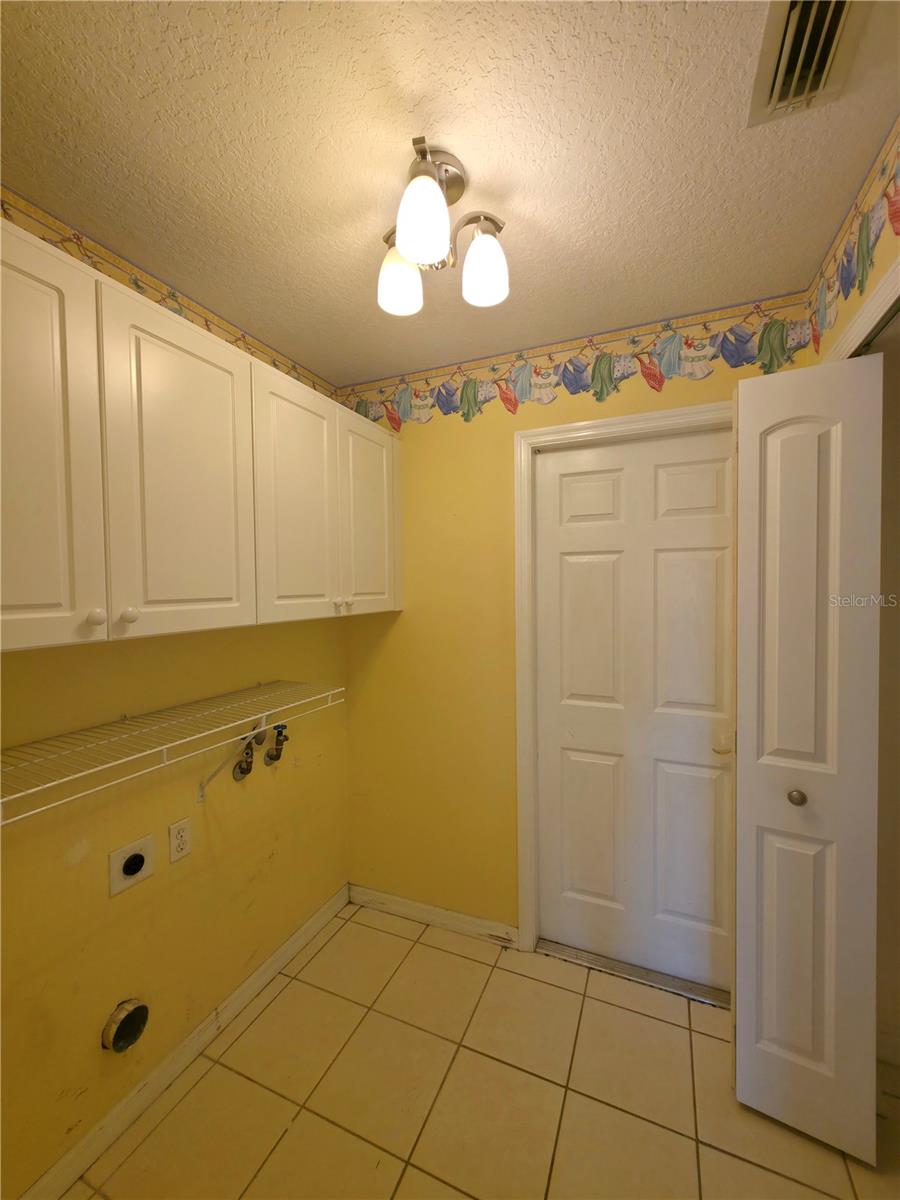 Image 15 of 39 For 5465 High Pasture Way