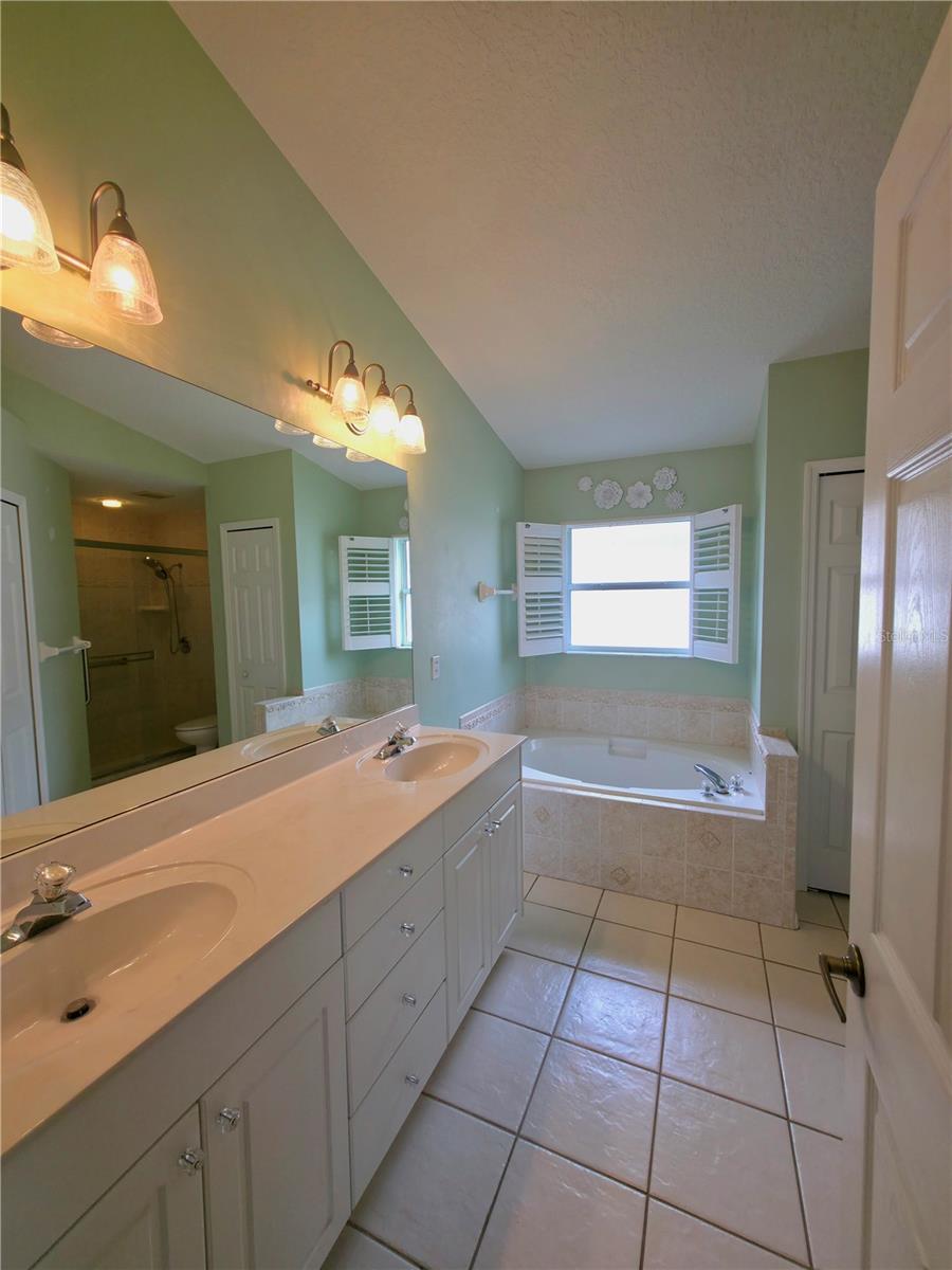 Image 17 of 39 For 5465 High Pasture Way