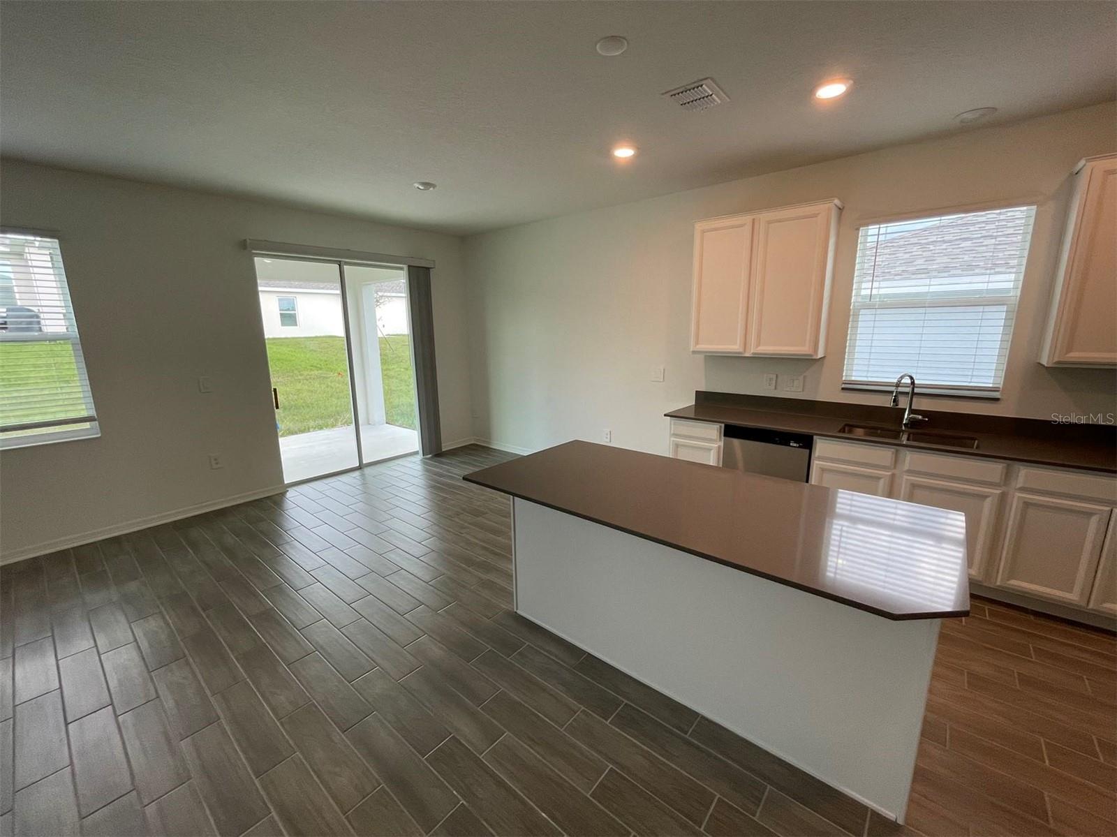 Image 14 of 27 For 660 Tanaro Lane