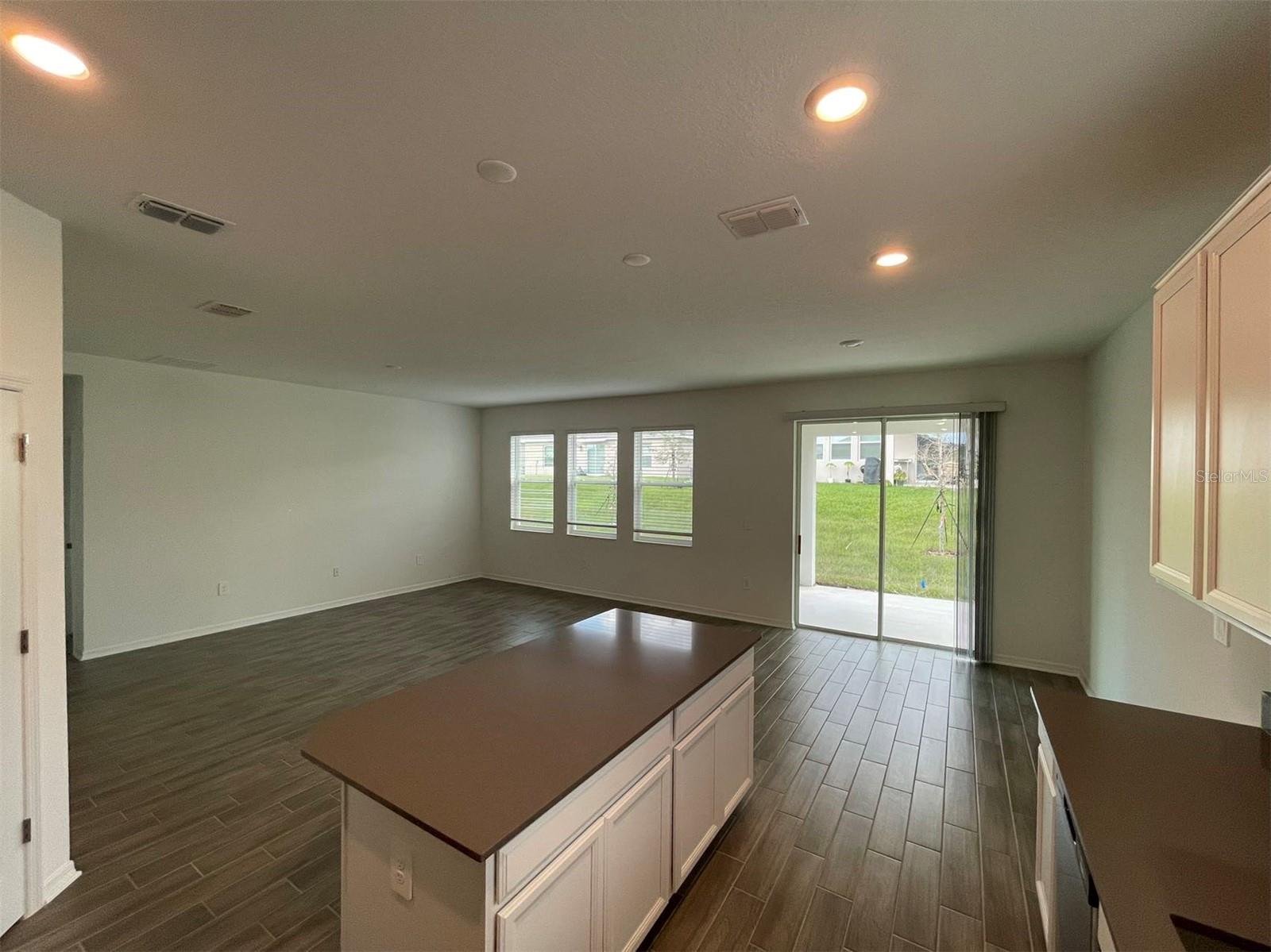 Image 18 of 27 For 660 Tanaro Lane