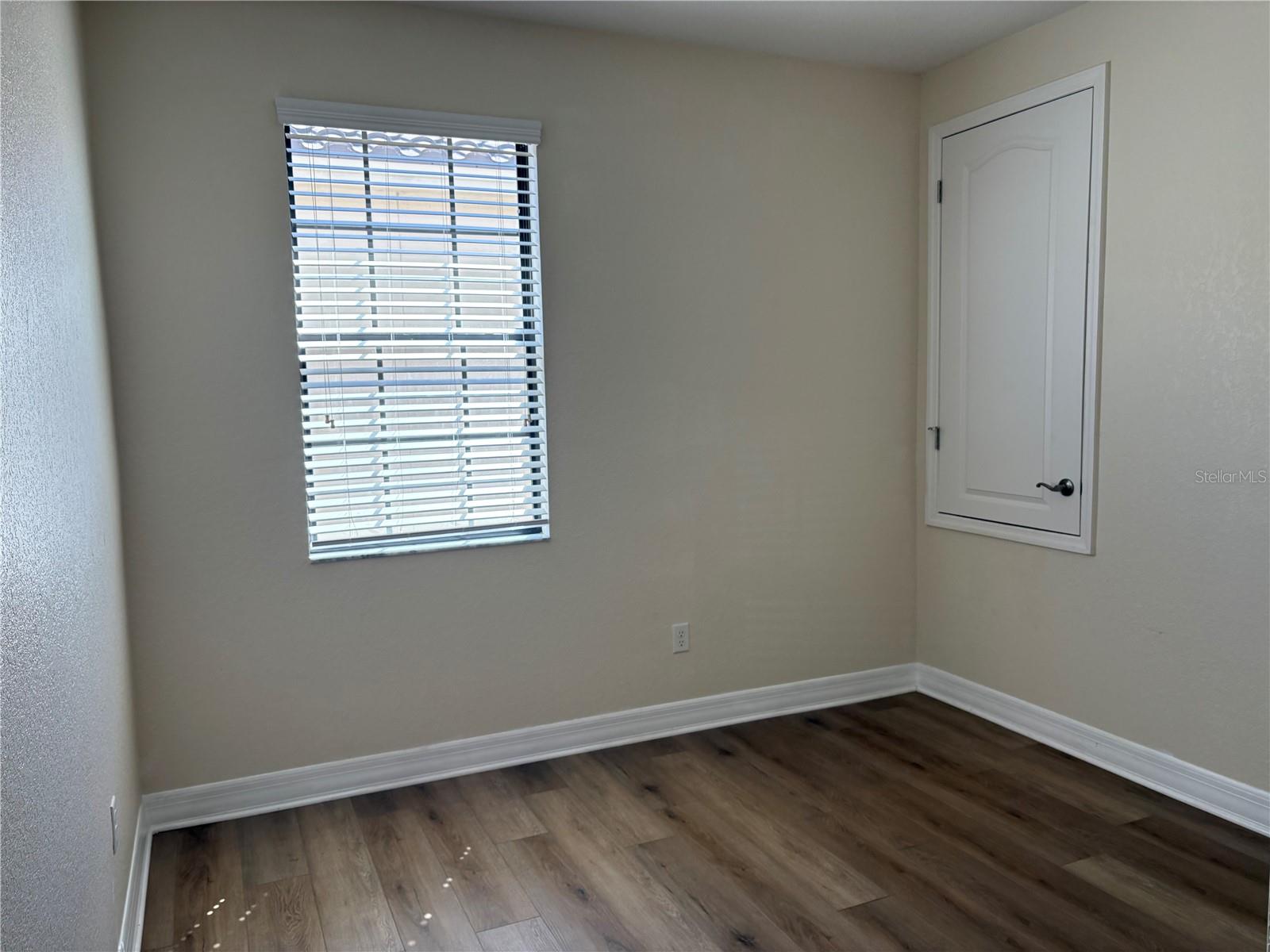 Image 12 of 16 For 10490 Henbury Street