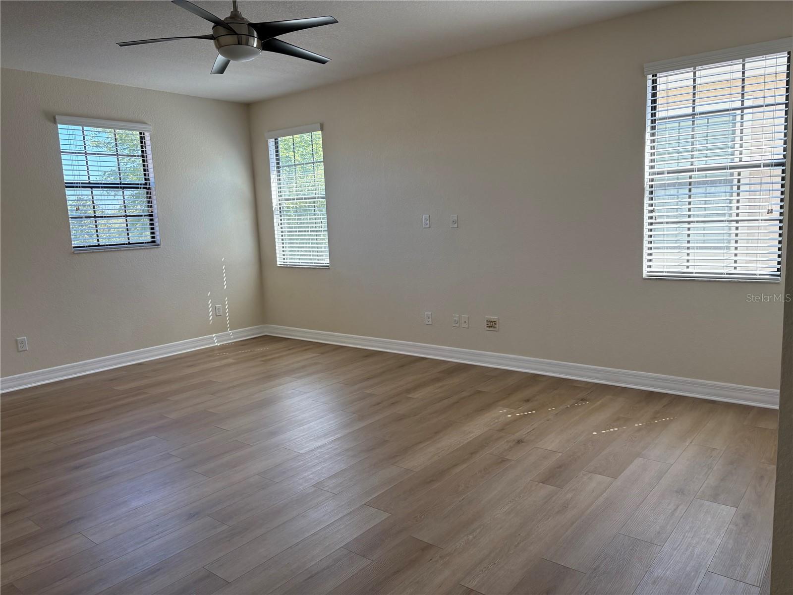 Image 13 of 16 For 10490 Henbury Street