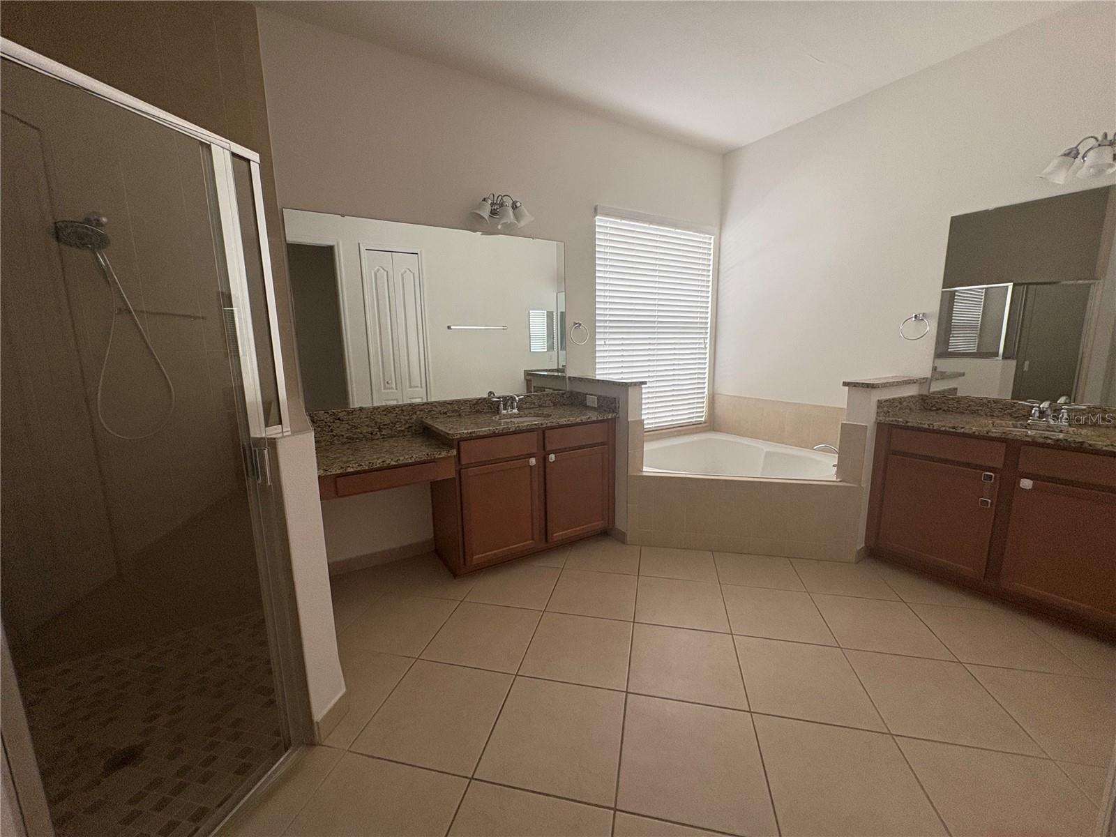 Image 6 of 16 For 10490 Henbury Street