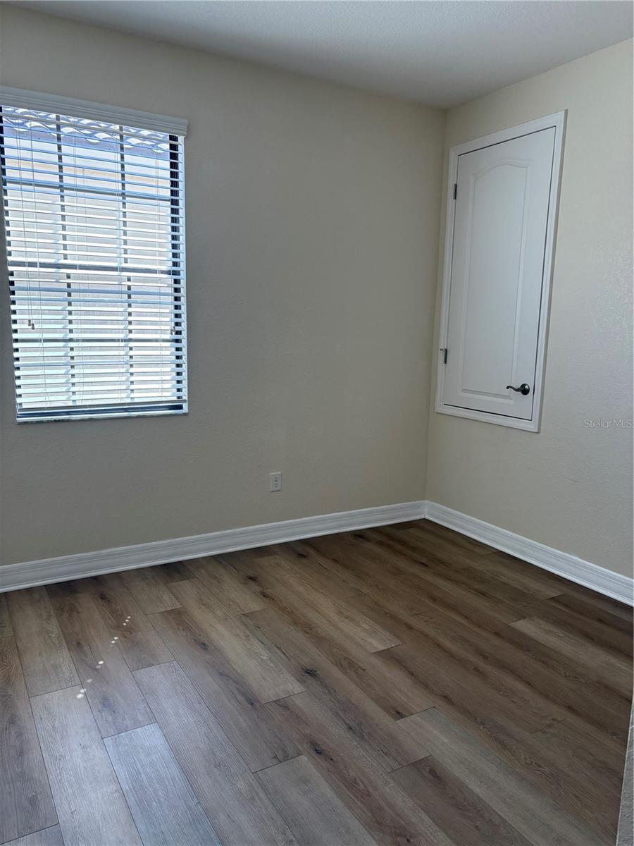 Image 8 of 16 For 10490 Henbury Street