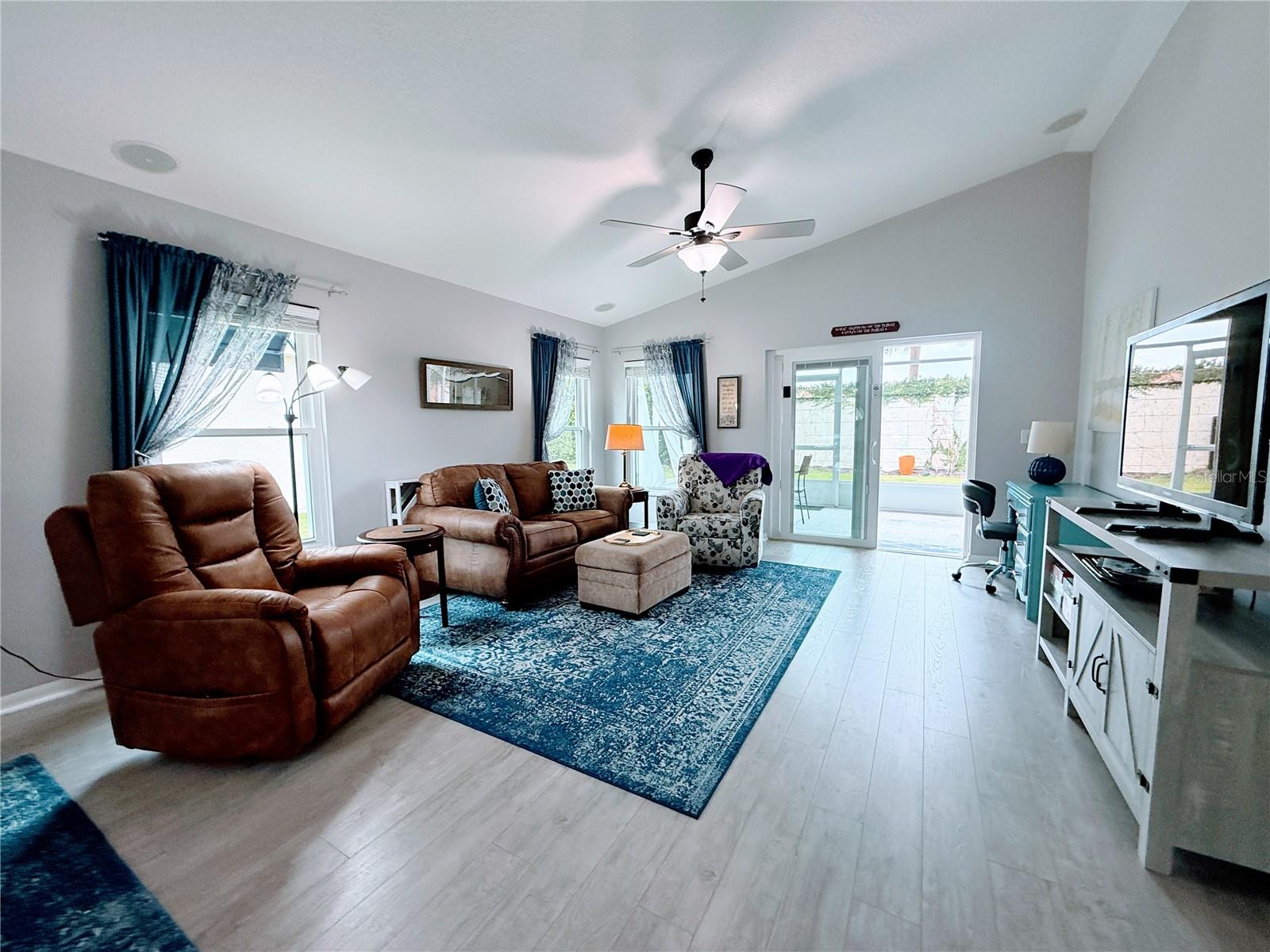 Image 9 of 71 For 336 Grand Canal Drive