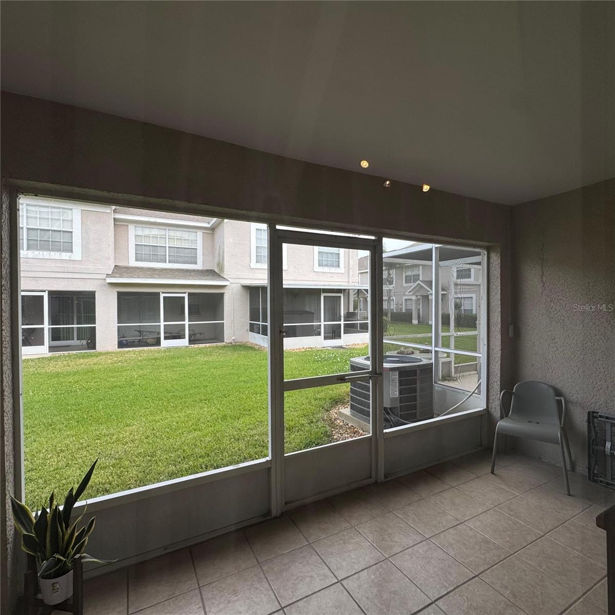 Image 10 of 23 For 306 Kensington Lake Circle