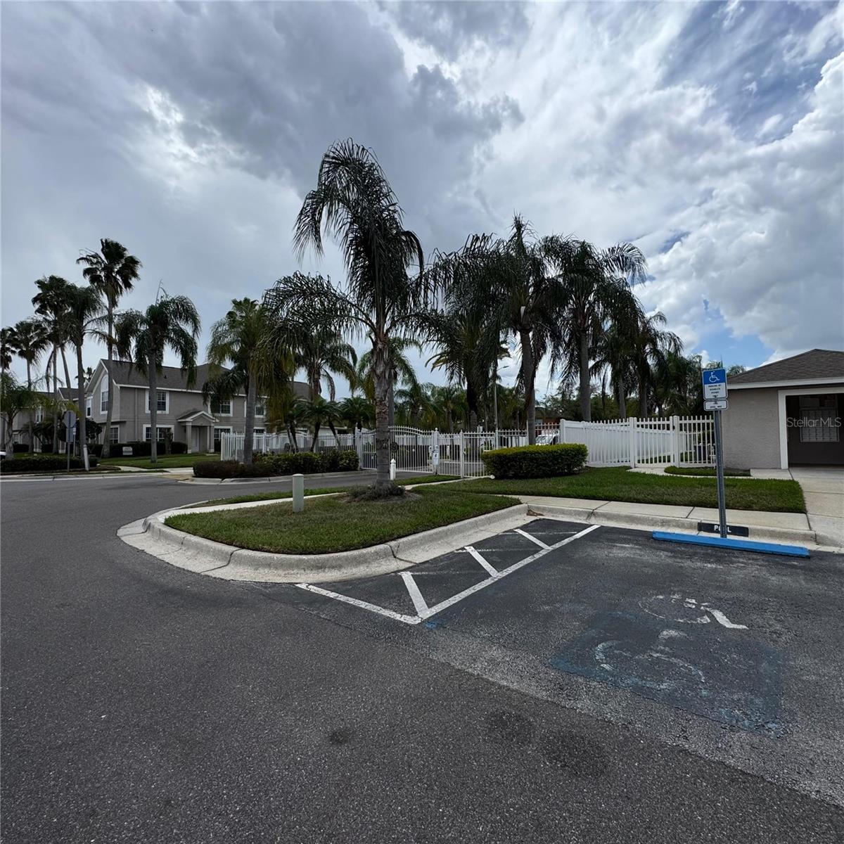 Image 18 of 23 For 306 Kensington Lake Circle