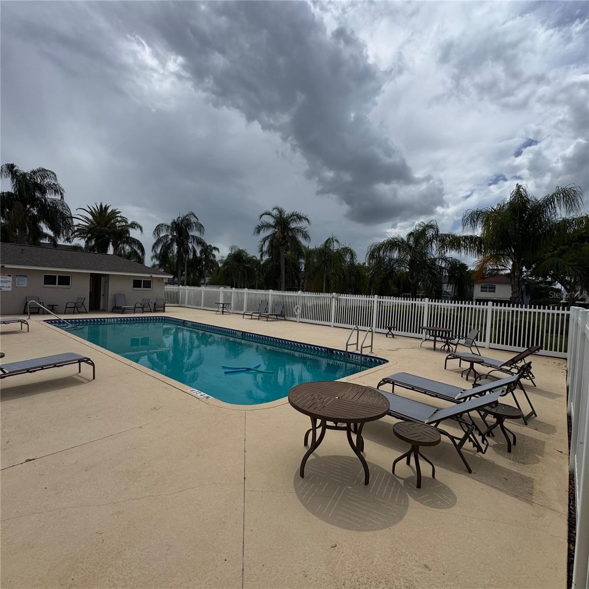 Image 19 of 23 For 306 Kensington Lake Circle