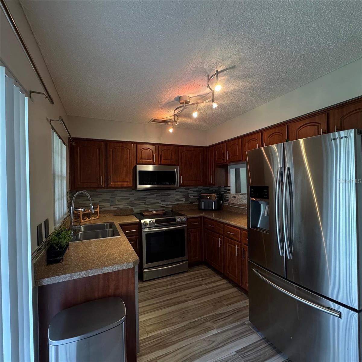 Image 8 of 23 For 306 Kensington Lake Circle