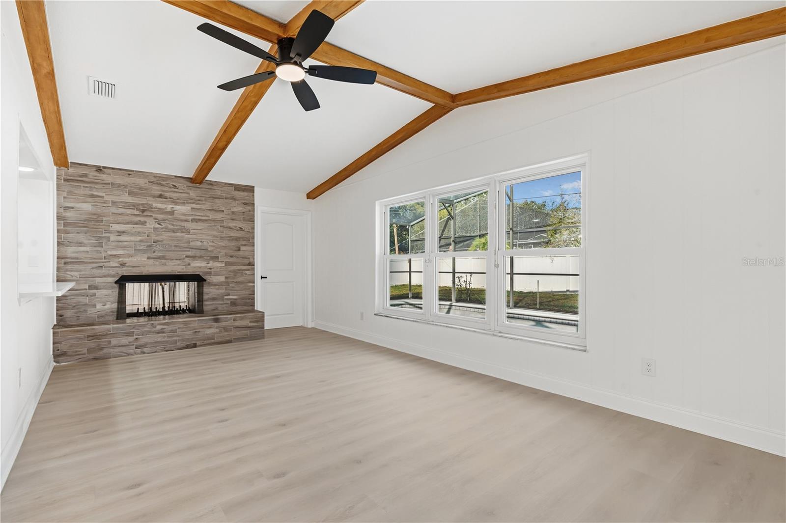 Image 7 of 47 For 1985 Japonica Road