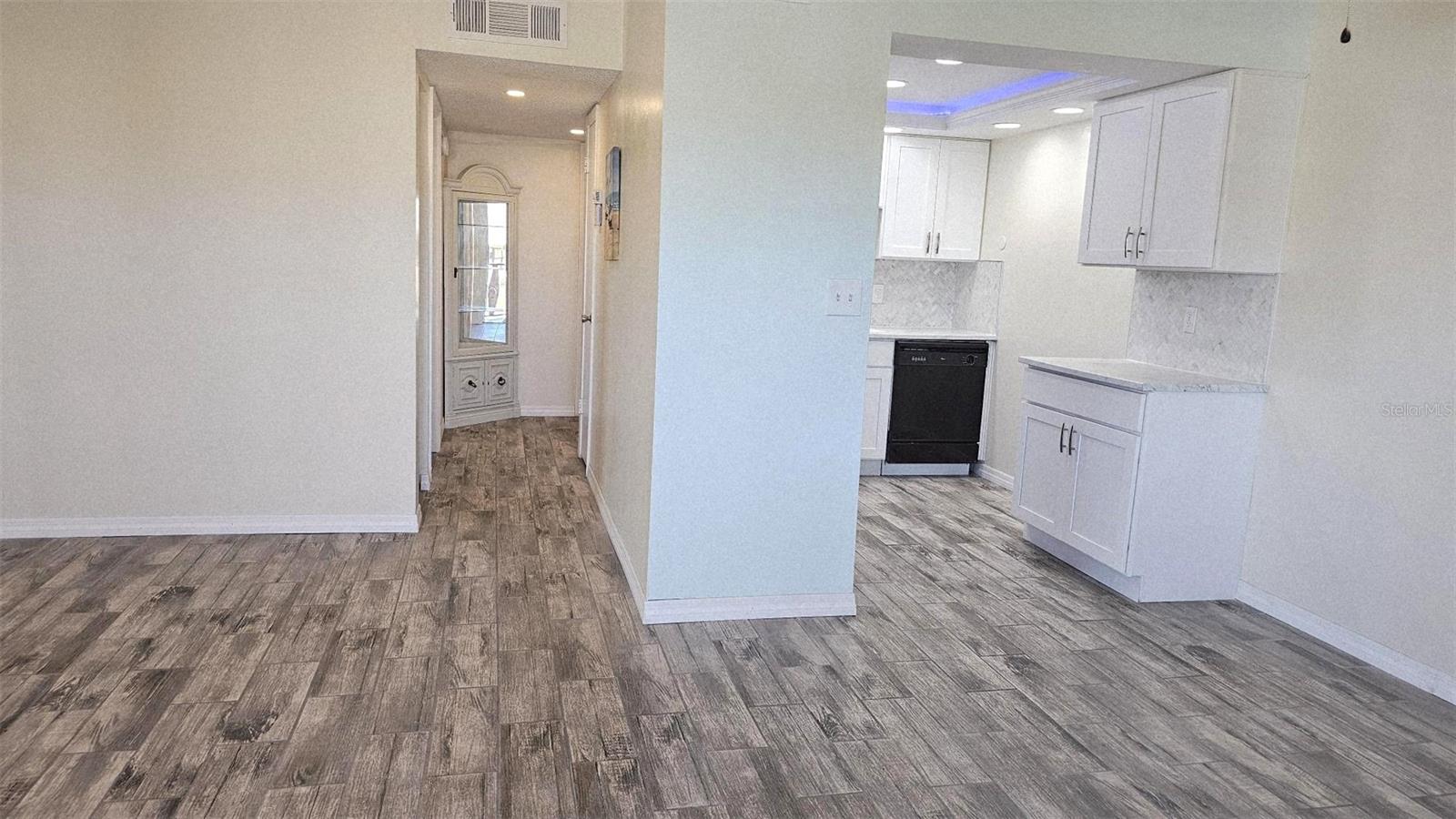 Image 2 of 20 For 78 Boundary Boulevard 179